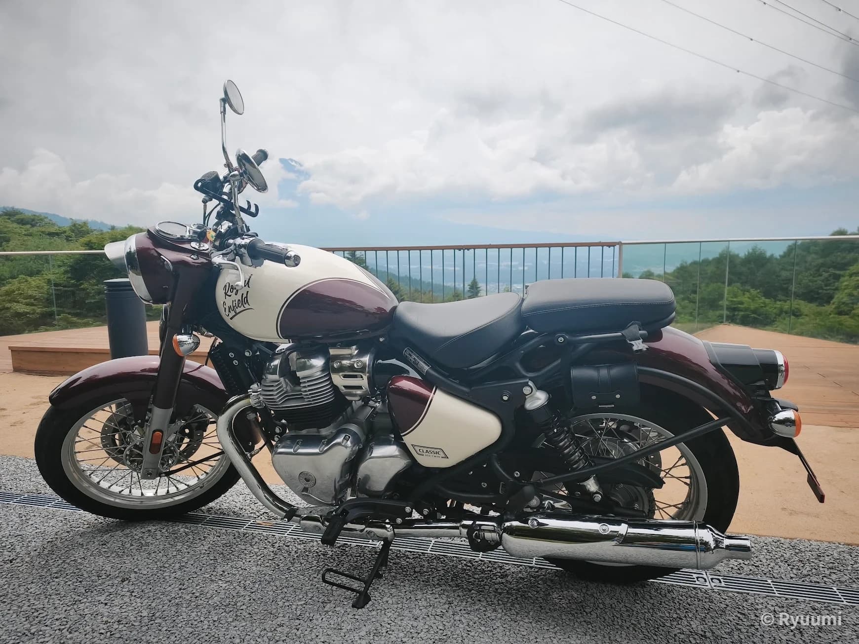 クラシック650で巡る初夏の山中湖ツーリング!絶景の二十曲峠と絶品1ポンドステーキを堪能